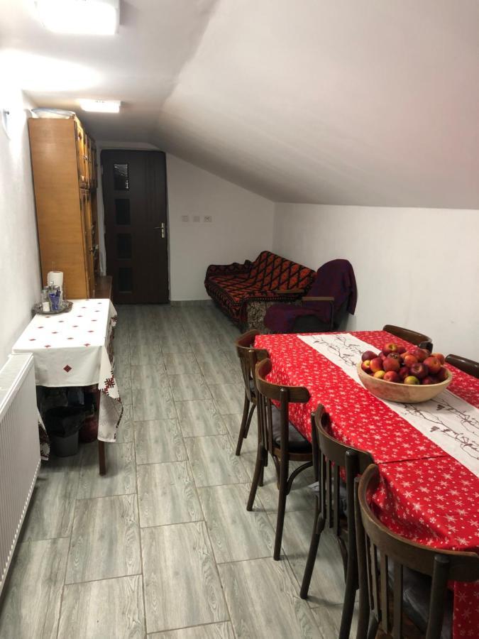 Casuta Bunicilor Isverna Hotel Екстериор снимка
