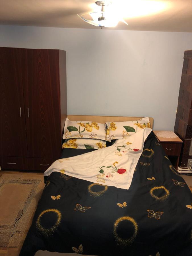 Casuta Bunicilor Isverna Hotel Екстериор снимка